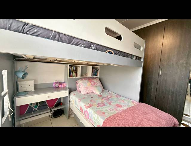 2 BEDROOM APARTMENT FOR SALE IN OAKDENE